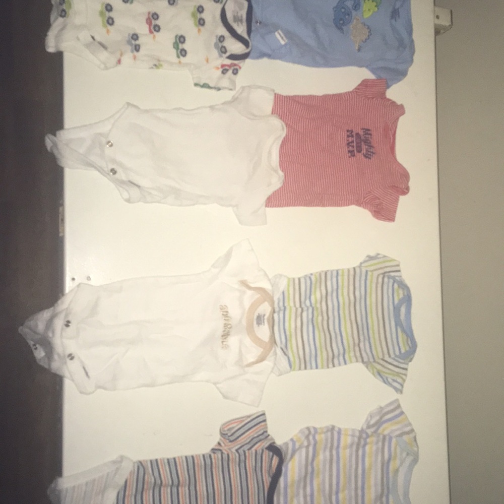Baby Onesies (Newborns , A couple of 0-3s)